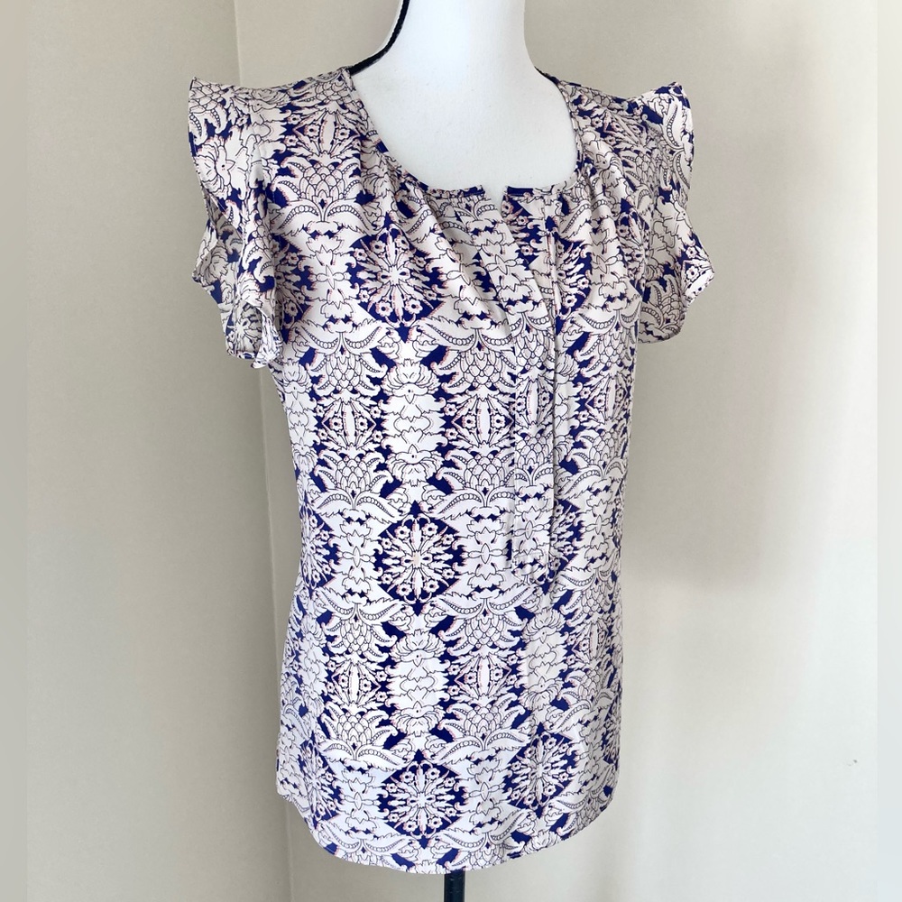Cabi Stevie Flutter Sleeve Printed Blouse Size M - Picture 7 of 12